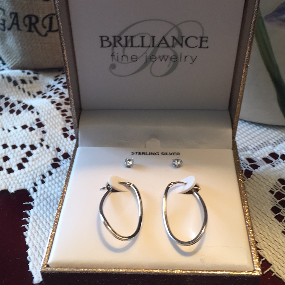 Brilliance sterling silver earrings 🌷🌷🌷🌷